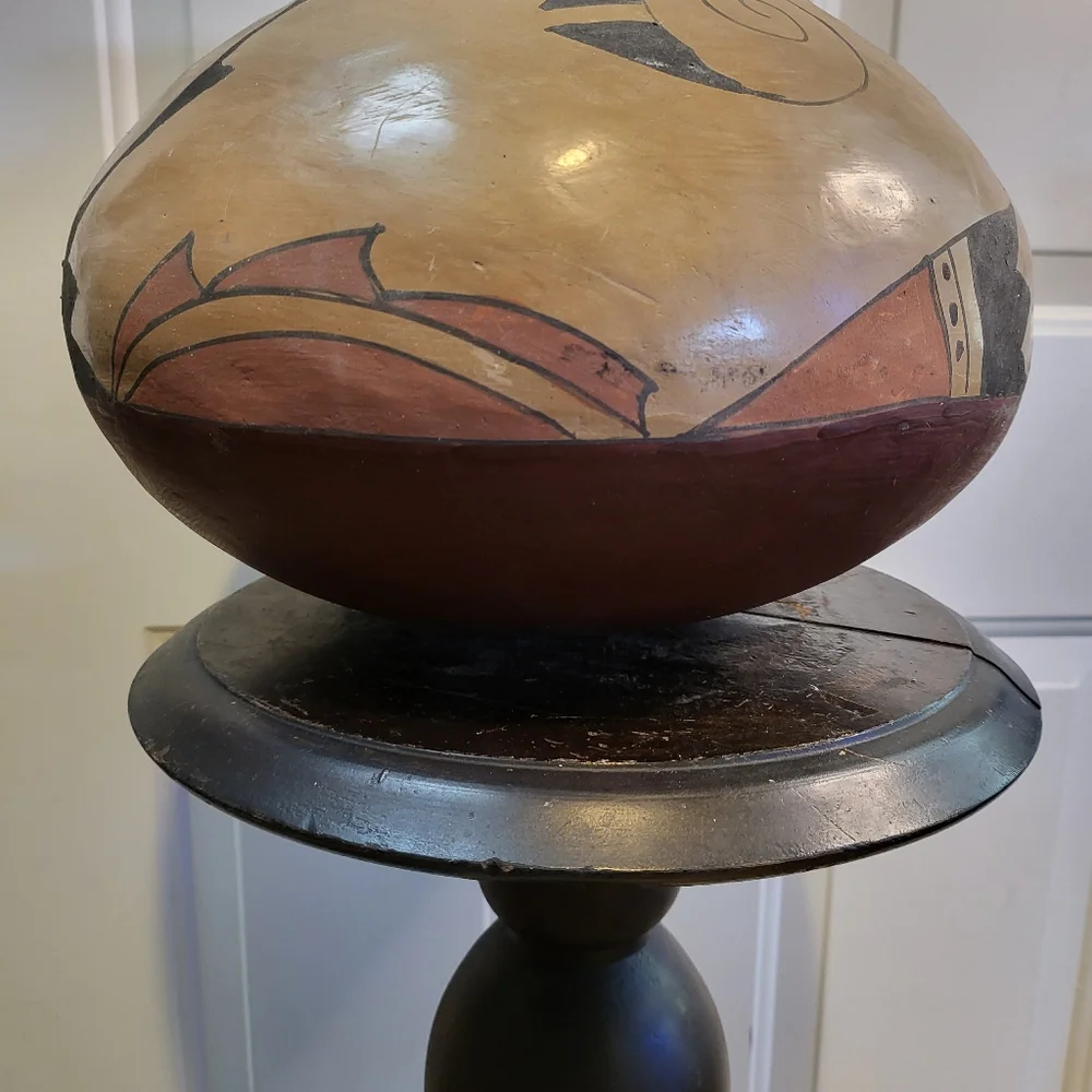 Vintage Southwestern Hand Made / Painted Pueblo Pottery 10"×12.5" - Picture 5 of 10